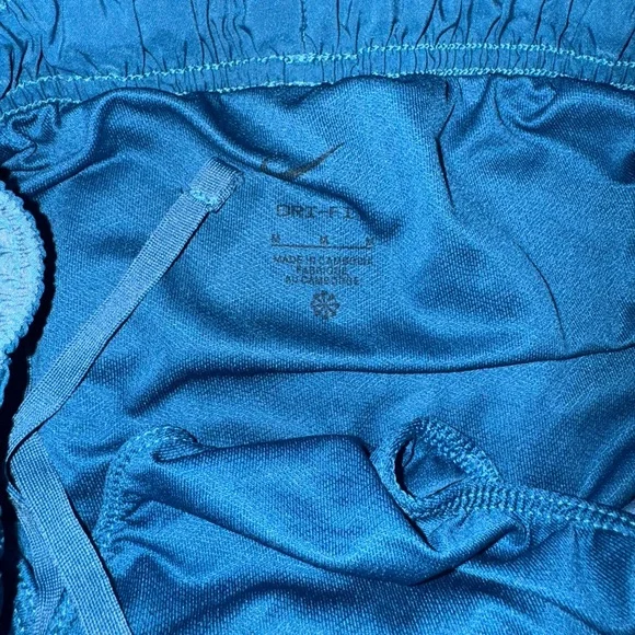 NWOT Women’s Nike Tempo Shorts - Picture 6 of 8